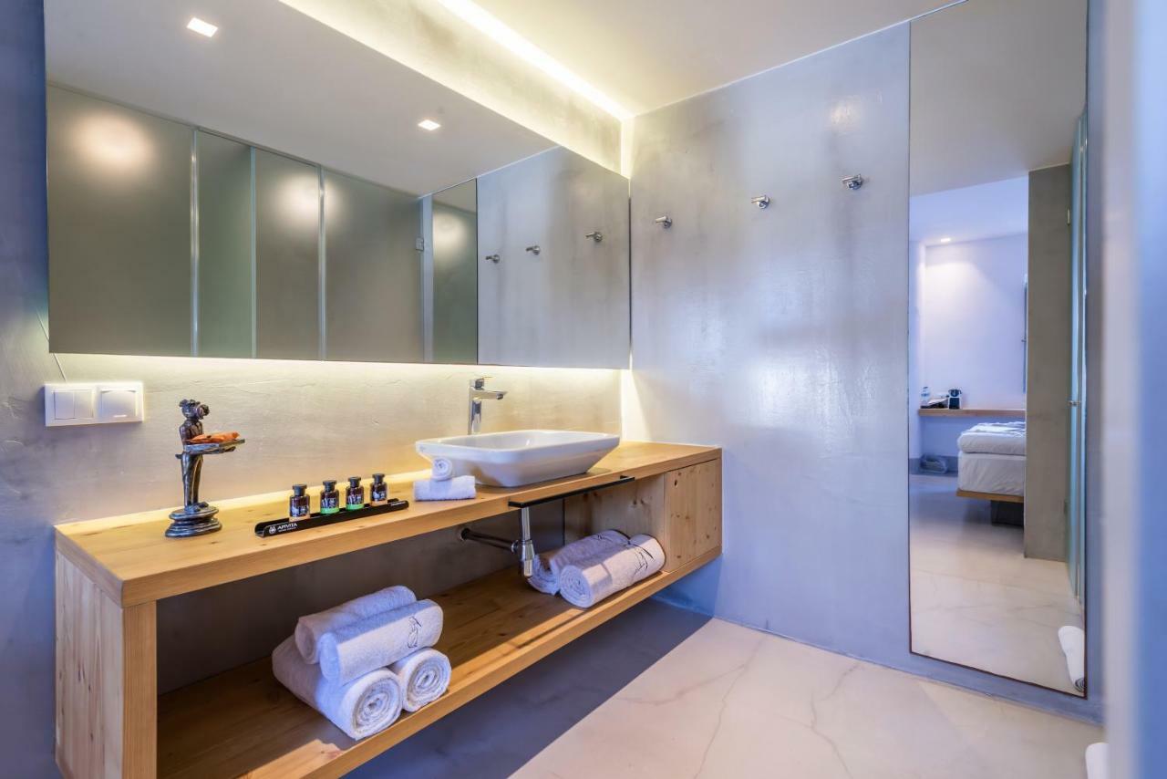 Dreambox Mykonos 3* אורנוס